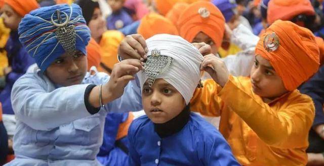 原创头巾既不美观也不方便为什么印度人要用头巾把脑袋包那么严实