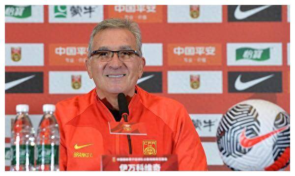 原创国足外籍助教31确定留任郑智邵佳一陈涛继续执教