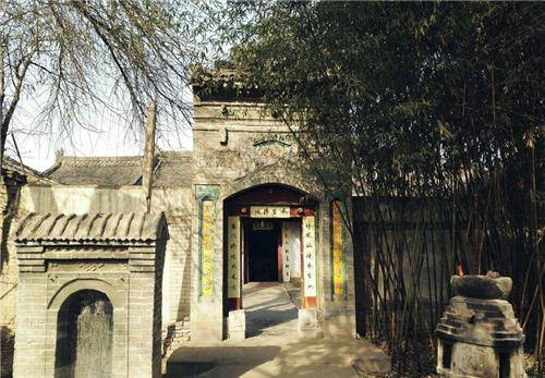 林朝英的武功造诣非常高,在当时隐隐有天下第二的趋势,位列五大高手之