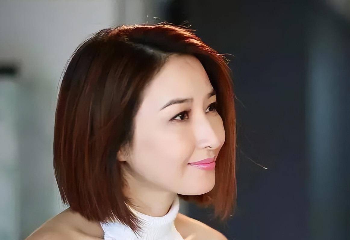 关咏荷:tvb第一位视后,巅峰期下嫁穷小子,30年0绯闻