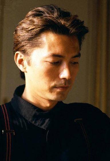 原创亚洲第一美男尊龙因为一只狗被张国荣抢戏为陈冲孤独一生