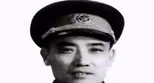 八路军升迁最慢的团长,十年只升了一级,晚年的成就却很大_张才千_战场