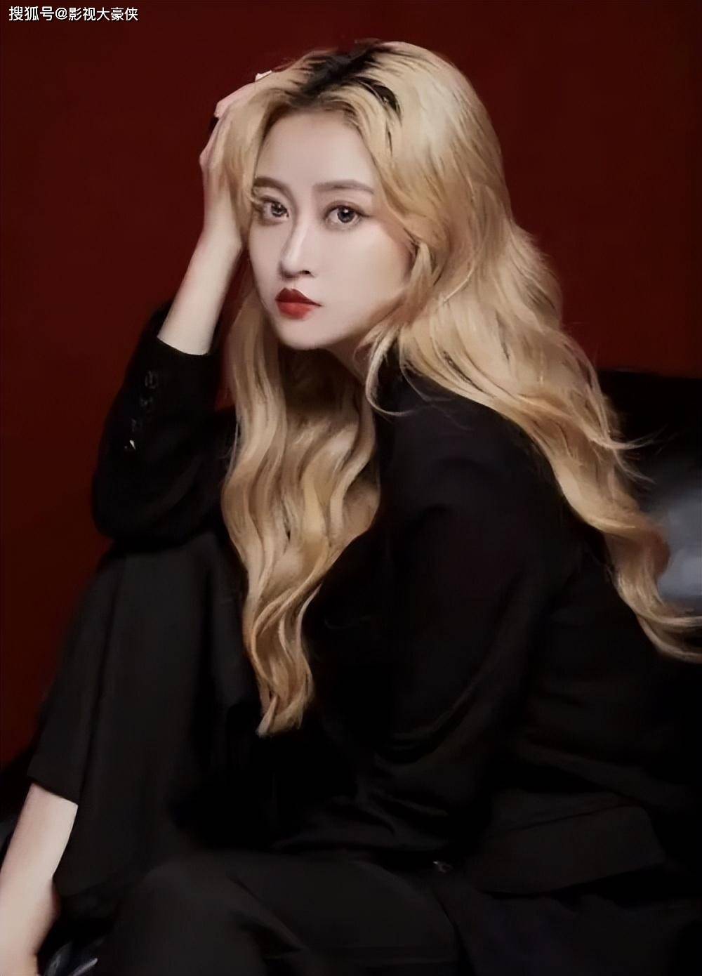 之后当孙侨潞的消息再次传来之时,却是其母亲宣布,她因为饮酒过量去世