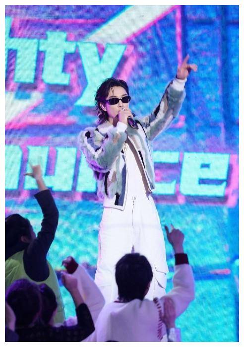 陈小春李承铉齐聚我想和你唱温暖献歌致敬女性