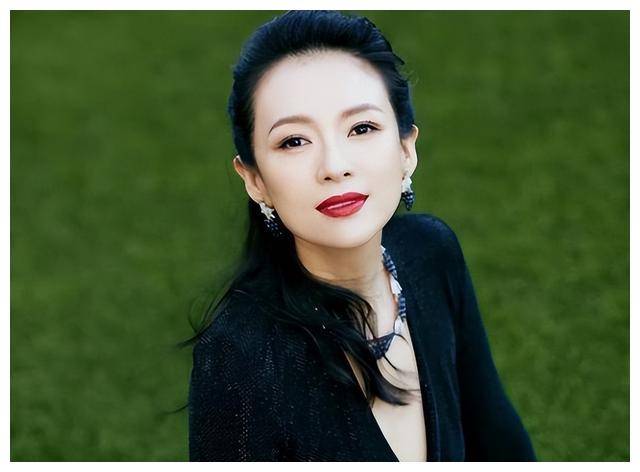 有人觉得,章子怡这次的表态太勇敢啦,真是敢爱敢恨,给人极大敬佩之情!