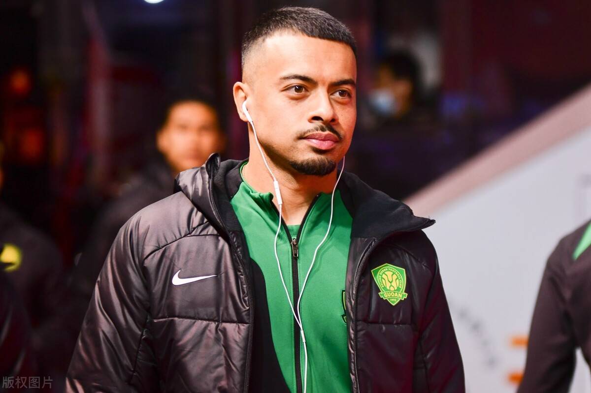 刚接手就让刺头重返国足,中方教练有人担保_李可招_扬科维奇_名单