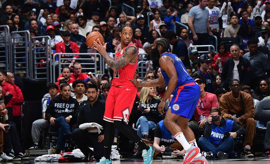 原创24分超级逆转东部黑马倒下哈登3双创纪录卡椒爆砍411413