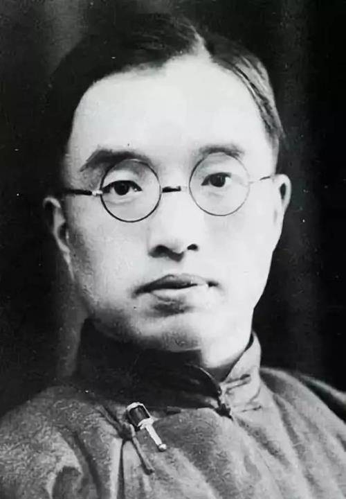 1916年朱自清考上了北大,朱家人为了喜上加喜决定让