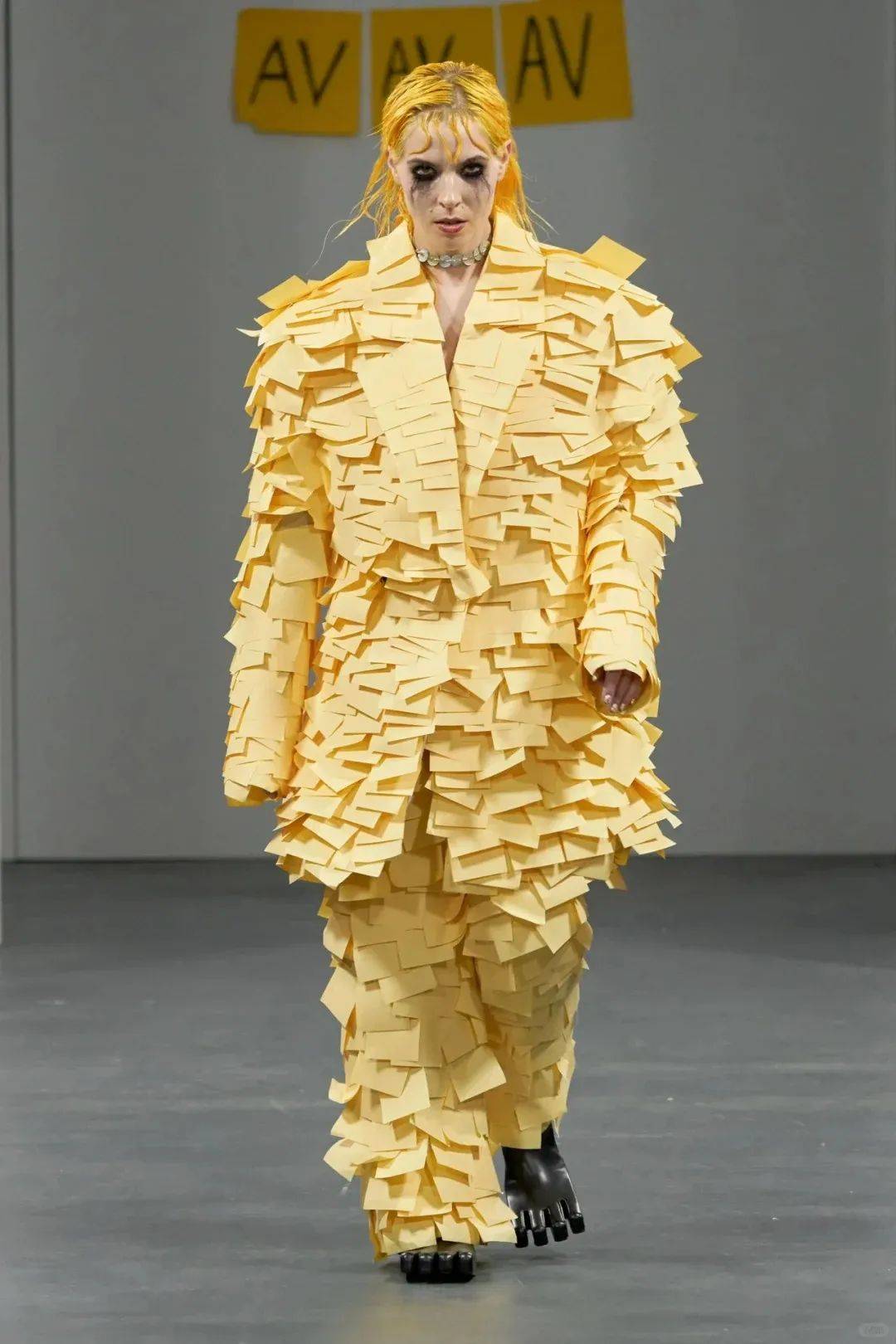 参加时装周后,才知道全世界的疯子都在秀场里_品牌_创意_垃圾