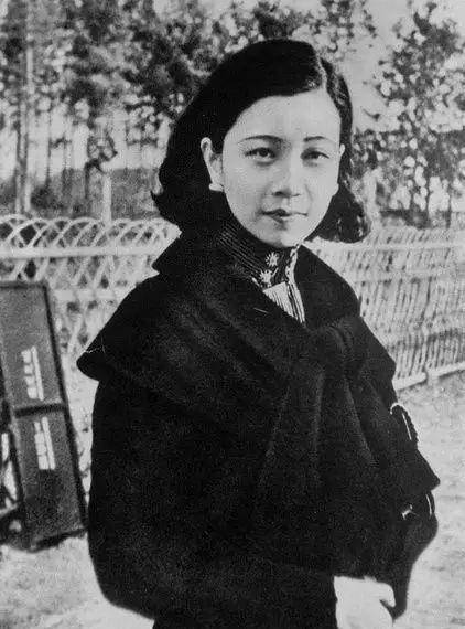 原创她15岁和少爷同居17岁成名25岁被两个男人逼死鲁迅为之痛惜