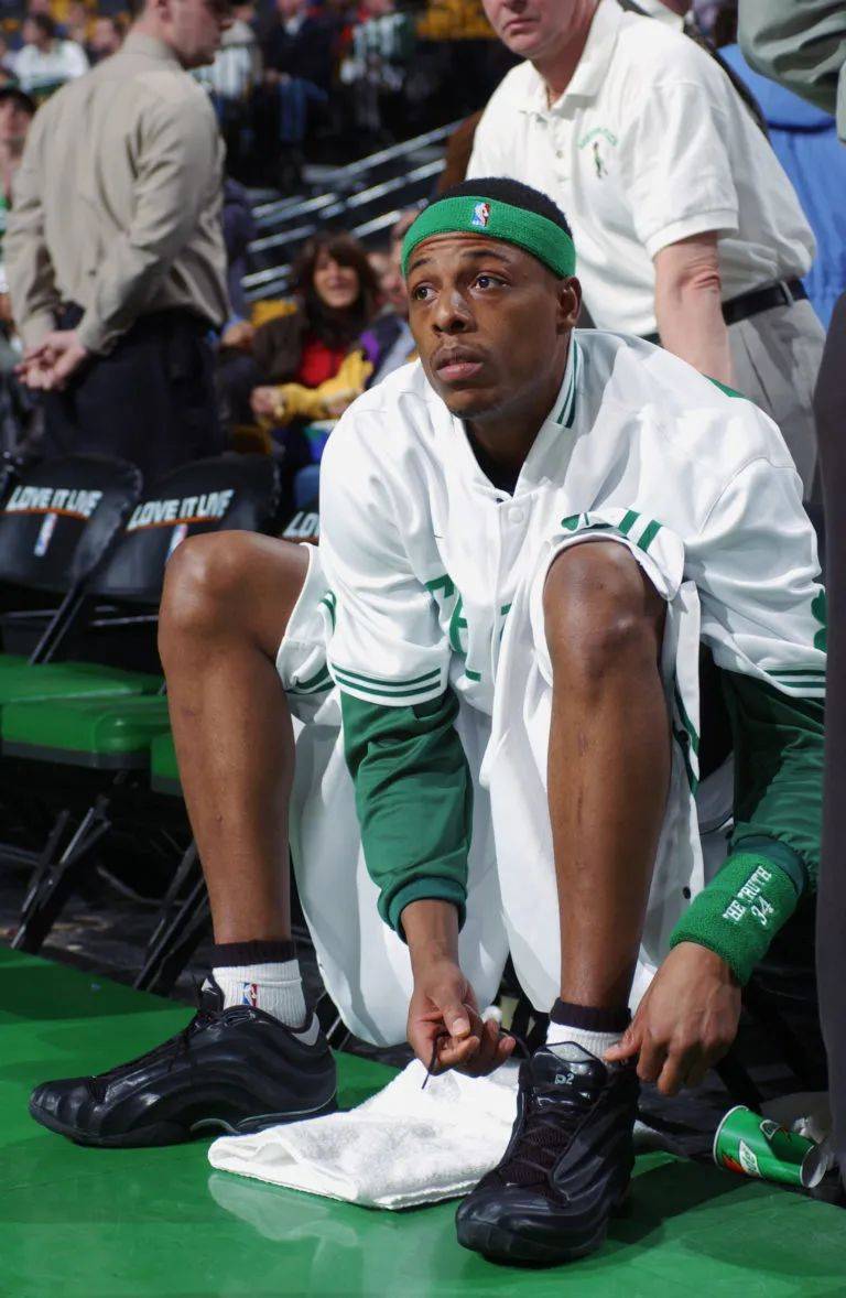 连捅11刀!皮尔斯首次承认,被精神创伤折磨