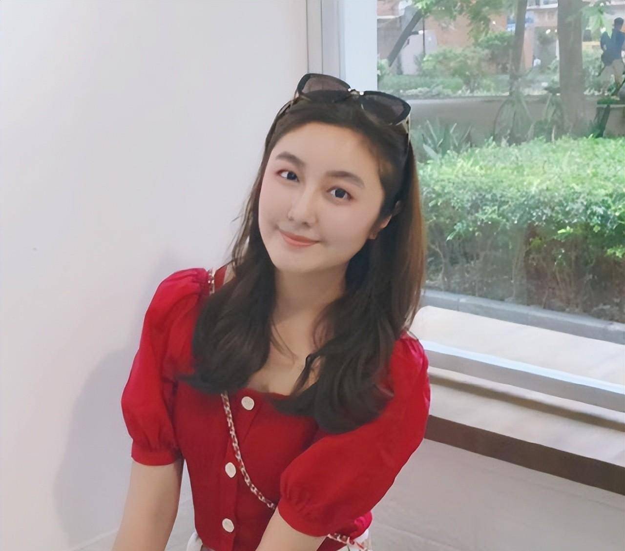 "点读机女孩"高君雨母亲道歉,网友又被骗,甩锅运营却被曝贪心_高俊宇