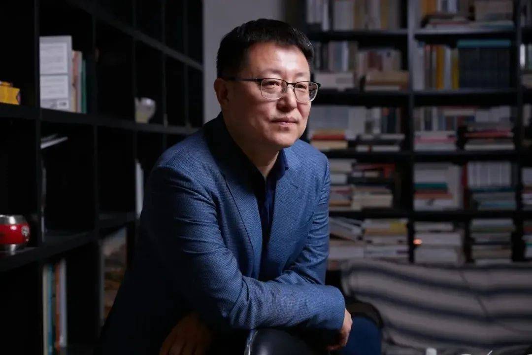 张敢清华大学美术学院教授清华大学艺术史系教授,中国美术家协会理事