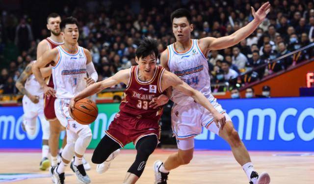 山东篮球陷劣势!高诗岩力拼浙江,丁伟危局愈发紧张_比赛_防守_季后赛