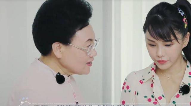 同样是选居家用品看到麦迪娜家和伊能静家的对比暴露两家的生活方式