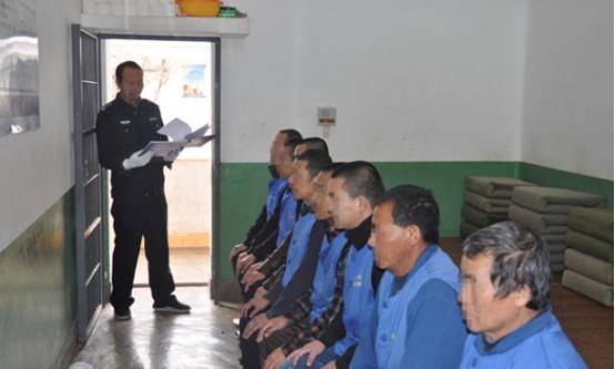 原创拘留所与看守所有啥区别那些犯人们都是如何度过的