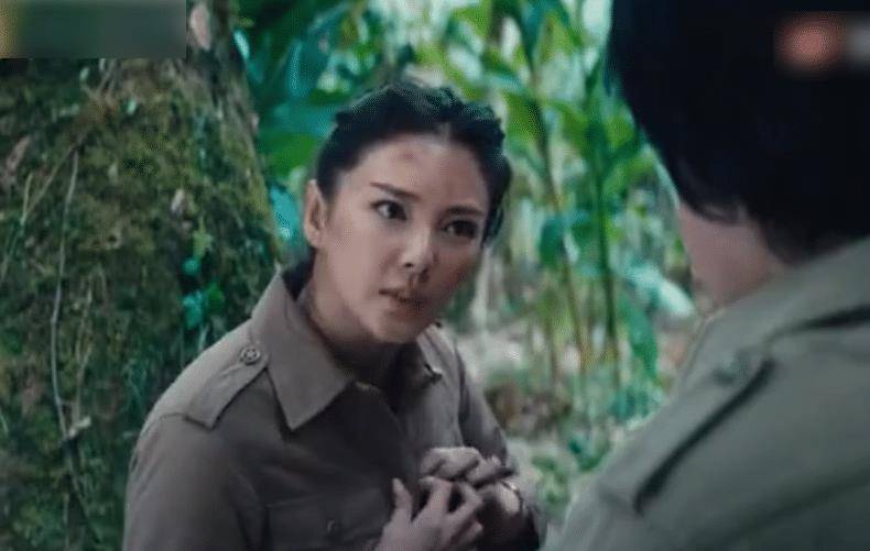 原创原创张雨绮云南虫谷开播身材比演技被讨论的多切勿本末倒置