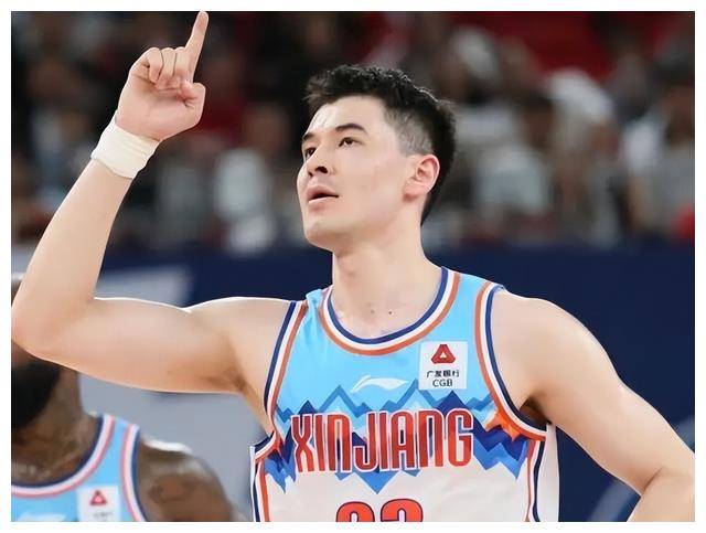 原创中国男篮现役球员球迷喜爱的两大明星谁是他们