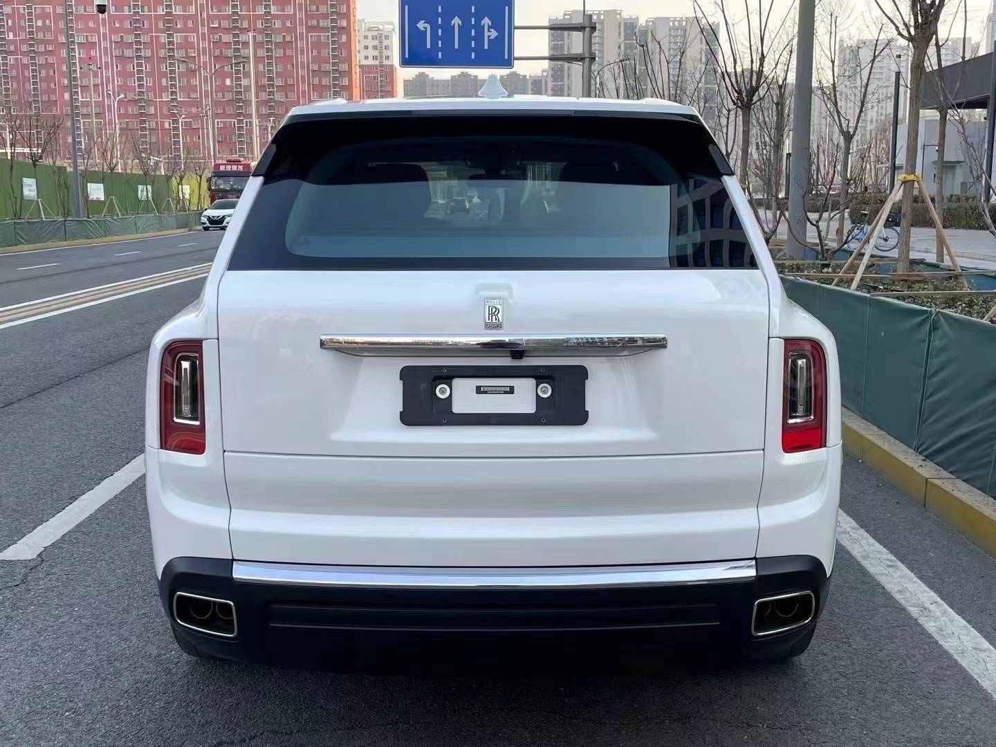 劳斯莱斯库里南,四座满天星,搭配稀有颜色,白/查尔斯