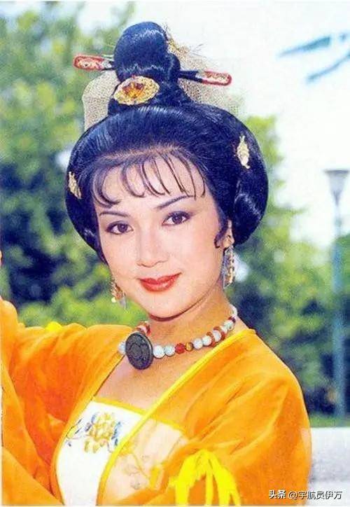 原创冯宝宝被父母虐待16岁患精神病如今的她证实刘晓庆没说错