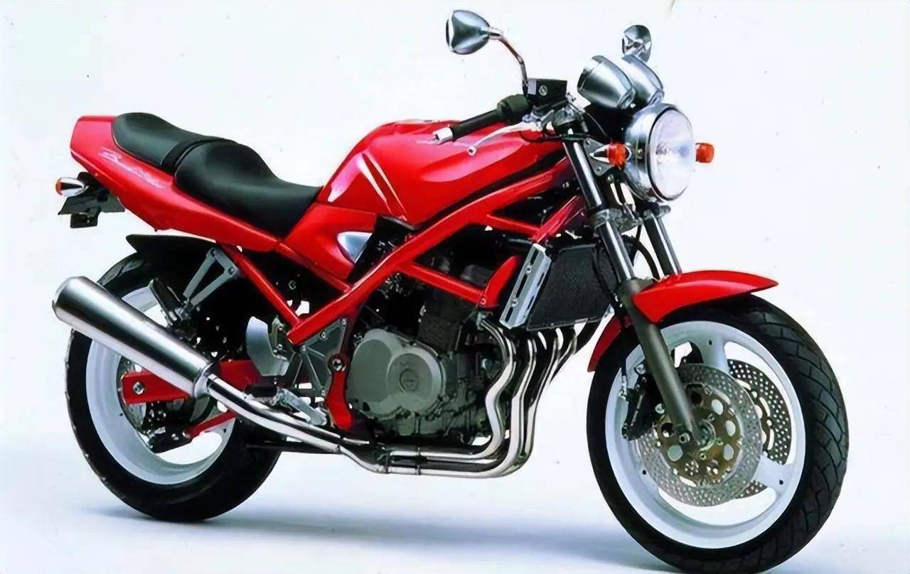 说起进口车的那款铃木大排量四缸街车,这款bandit1250s也是称为"匪王"