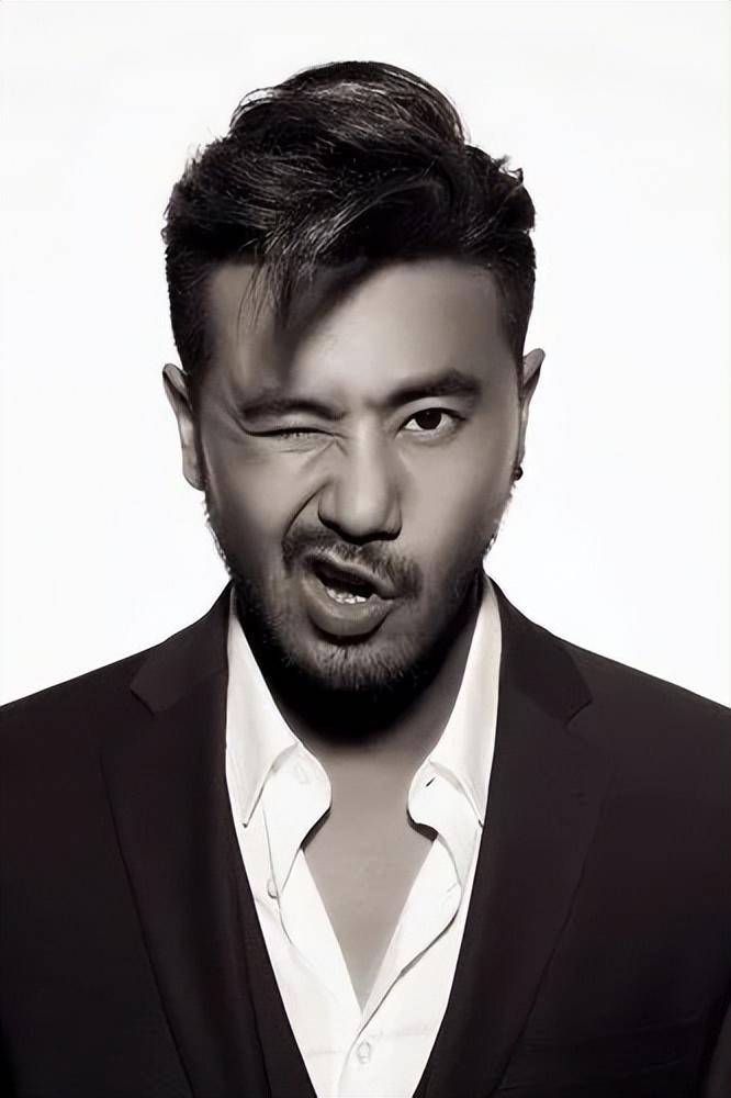 陈亦飞妻子是谭维维,现在40岁没孩子,平凡日子过得依旧很幸福!