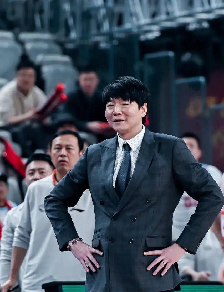 原创新疆男篮主帅邱彪新阵容还在磨合希望大家快点找到状态吧