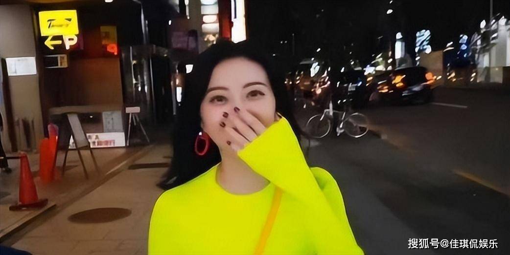 原创分手后的景甜焕然一新以整容式变美穿上无痕衣竟不见一丝赘肉