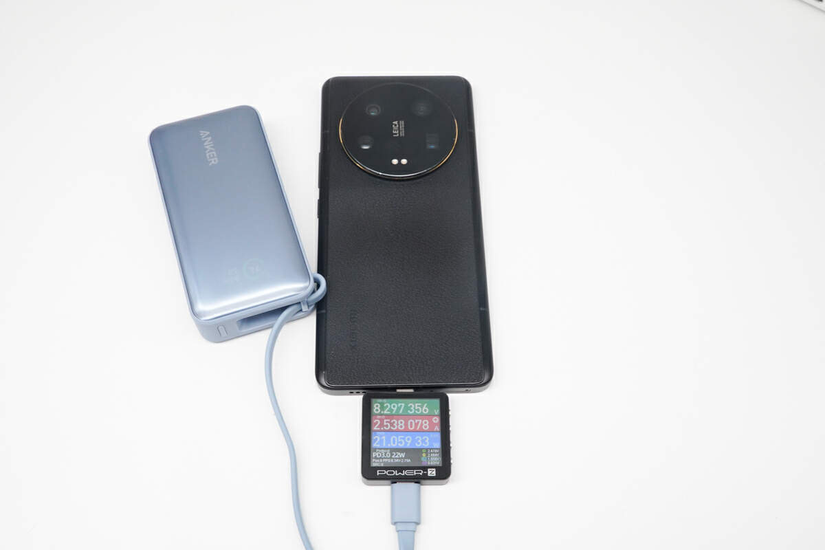三设备同时充电30w快充不断电anker安克创新30w自带线充电宝评测