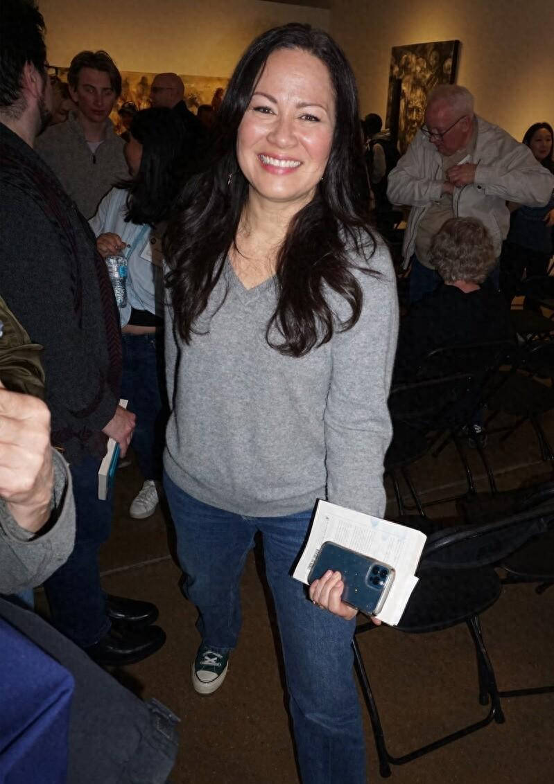 原创55岁李小龙女儿李香凝近照曝光体型发福长相似白人与李小龙完全不