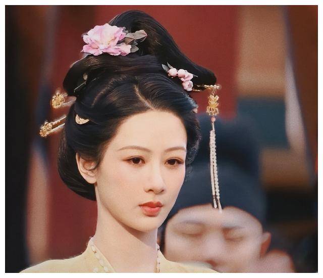 原创4大唐装美人排名揭晓武祯垫底何唯芳列第3冠军靠肉占优势