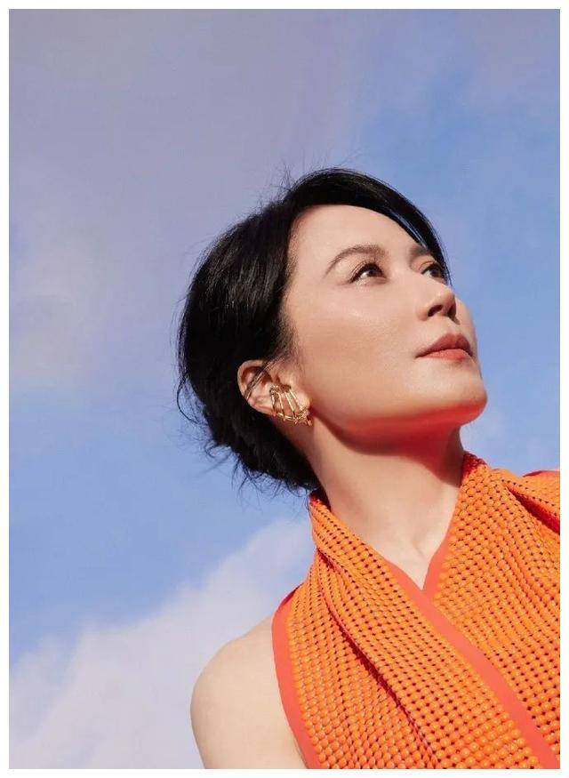 王菲俞飞鸿娱乐圈亲如姐妹养老系闺蜜生活态度超然物外