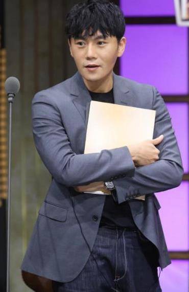 中戏毕业三年不接戏,迎娶大十岁的女人,一部悬疑片一战成名_秦昊_电影