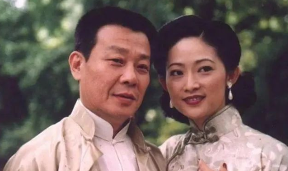 揭秘69岁老戏骨寇世勋的双妻生活27年和平共处背后的辛酸与真相