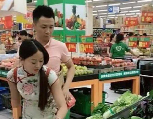 原创成都连体夫妻分手走红后名利双收无腿丈夫无情抛弃断臂妻子