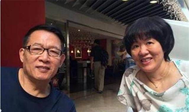 铁榔头郎平,结婚9年离奇离婚,56岁时却与教授恋爱_白帆_时候_白浪