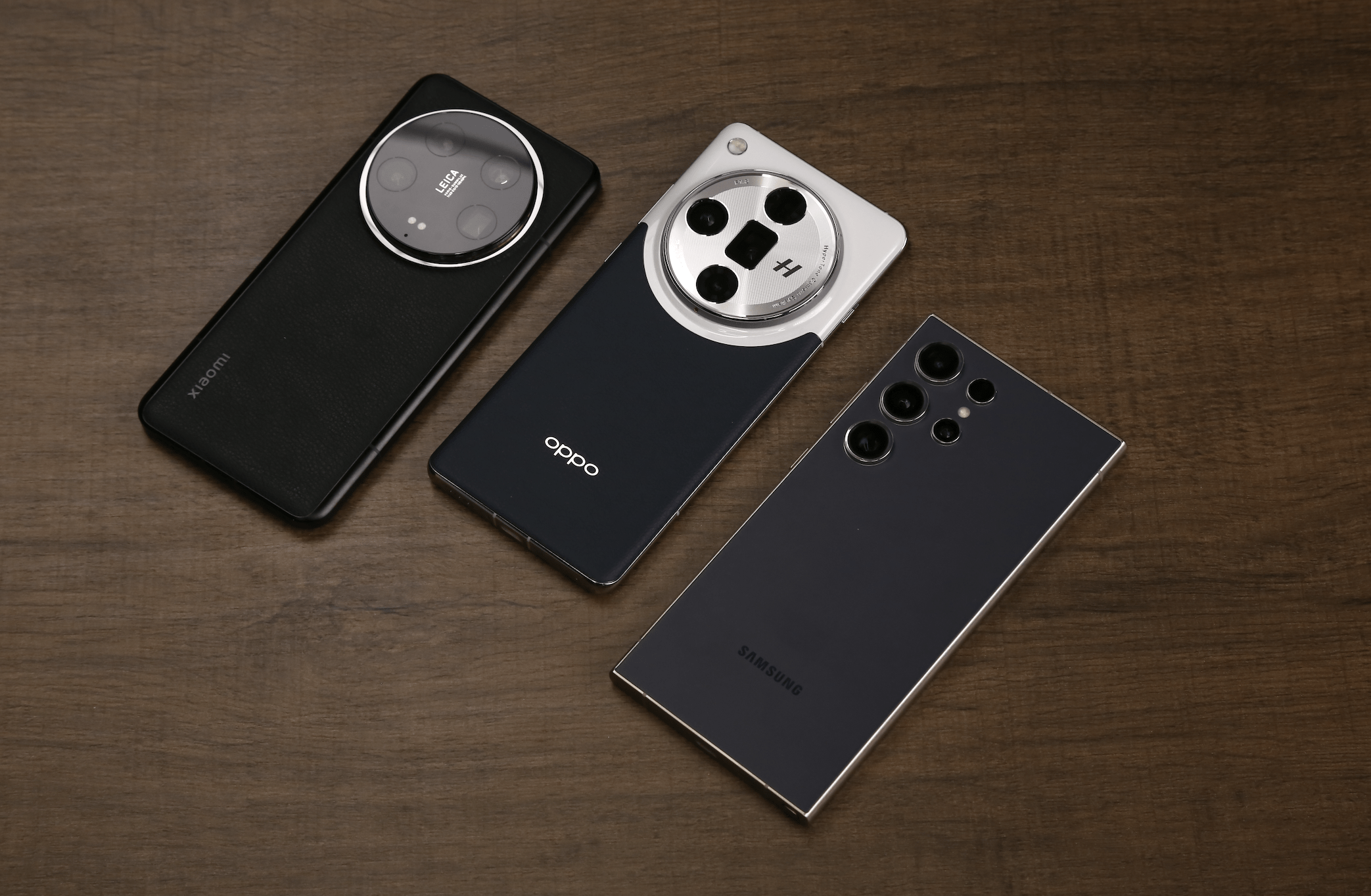 (从左到右:小米14 ultra,oppo find x7 ultra,三星s24 ultra)首先是