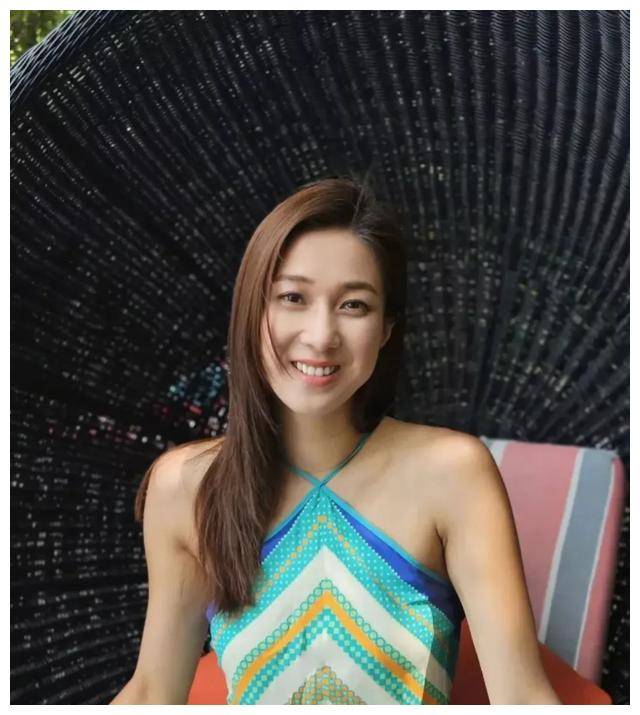 她特别注重饮食健康,每天都要吃足够的蔬菜水果和优质蛋白质,让自己从