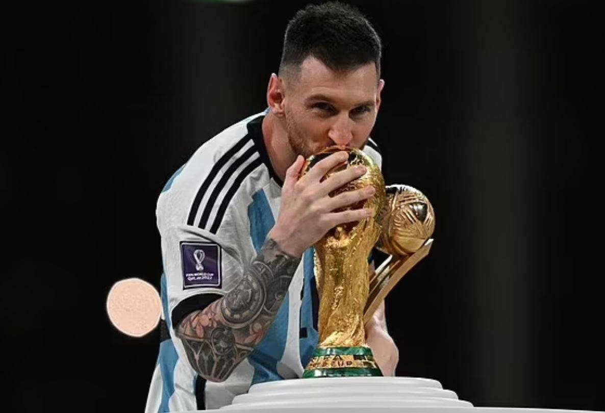 梅西c罗之间选谁,大罗答案曝光!_马尔蒂尼_足坛_前锋