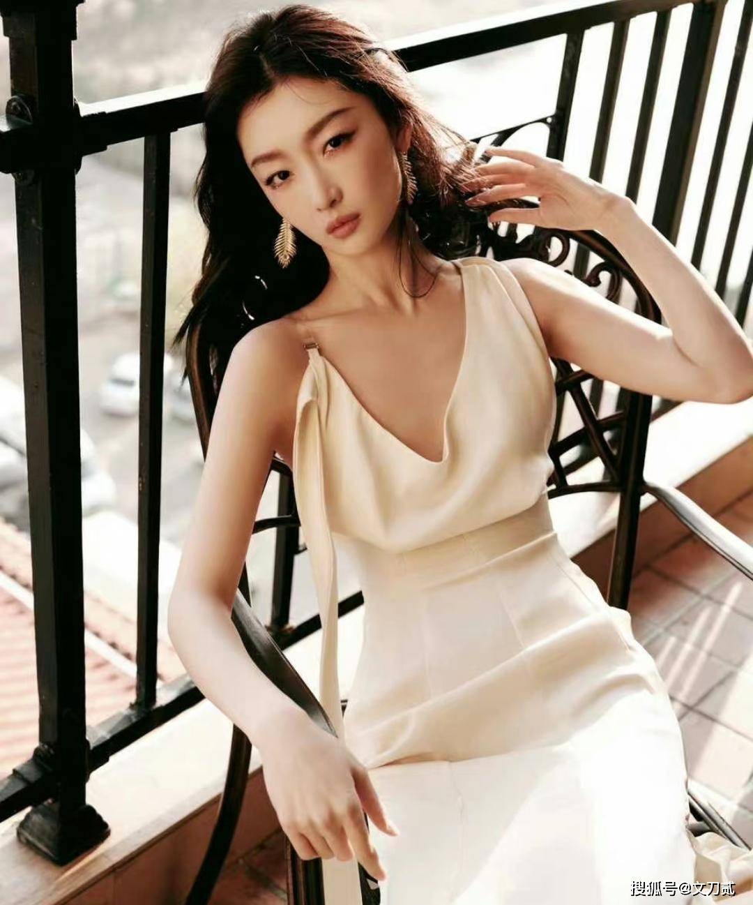 原创三金影后周冬雨被奢侈品牌vip点名批评丢脸丢到国外了