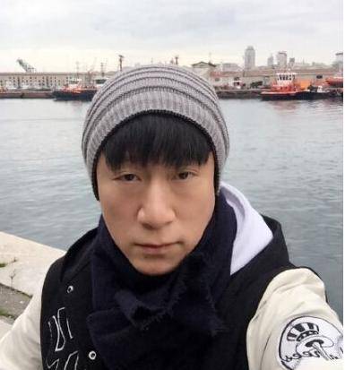 他狠心分手大11岁女友,转身娶小15岁娇妻,与巩俐假戏真做_孙红雷