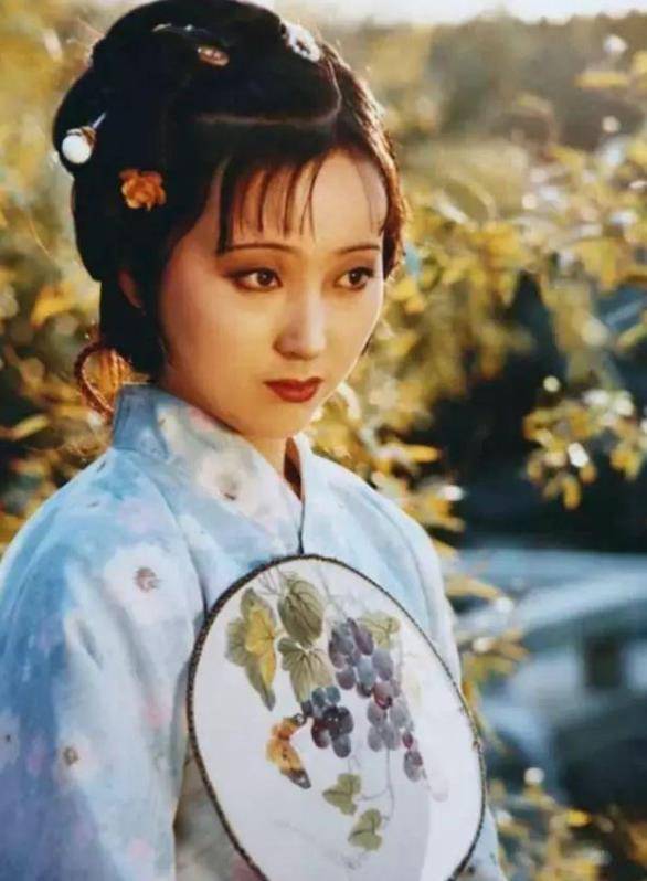 毕彦君:前妻陈晓旭过世多年,他娶了圈外人,获得了平淡的幸福_红楼梦