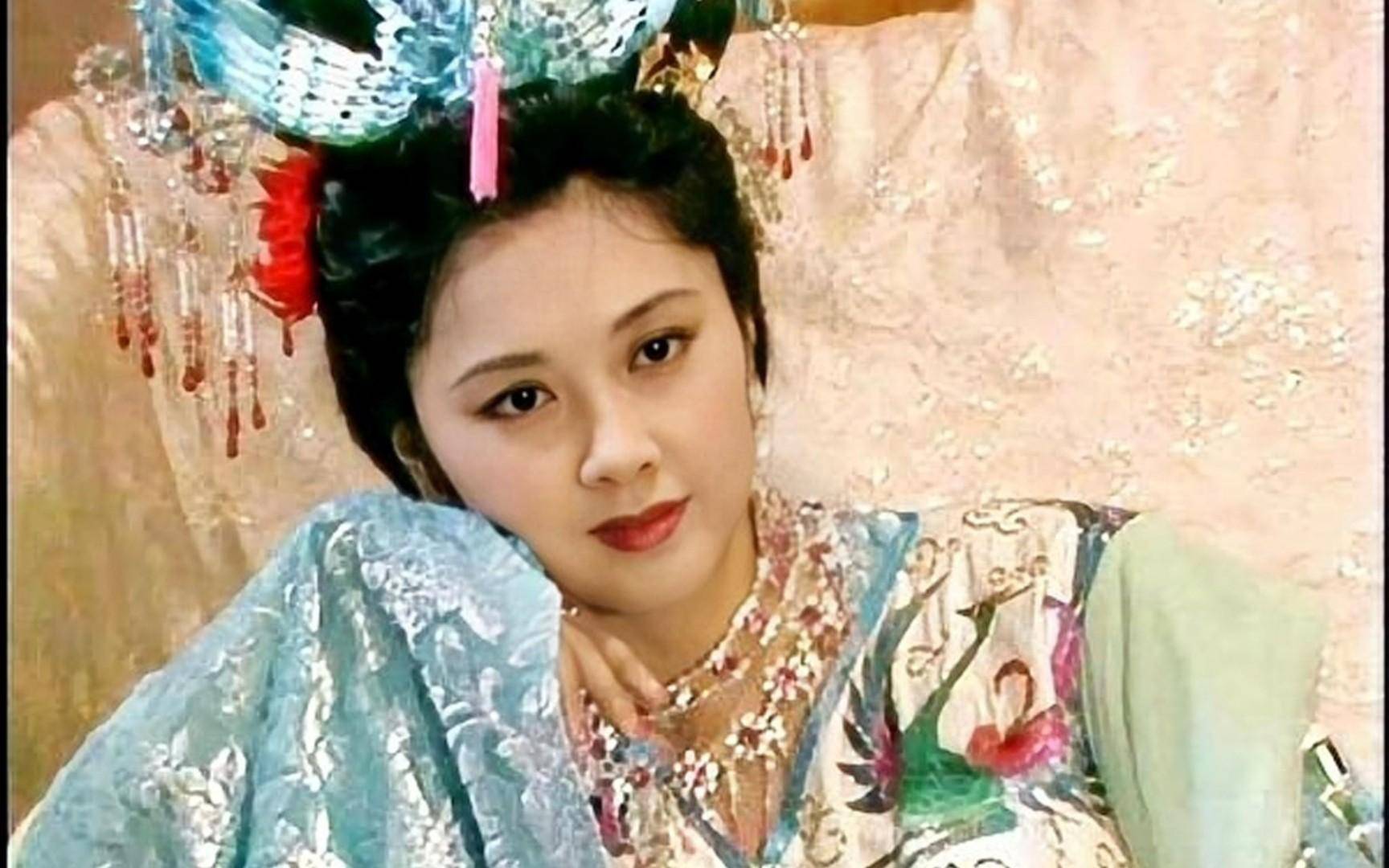 她曾是"内地第一美人",与丈夫恩爱37年零绯闻,今70岁风采依旧_南龚雪