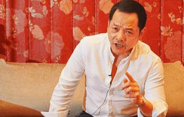 原创张子强和崩牙驹的恩怨录张子强为活命被逼下跪还被勒索1亿