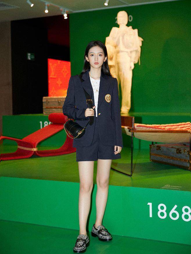 原创新生代女演员周也不仅颜值高而且演技特别好身材也非常完美