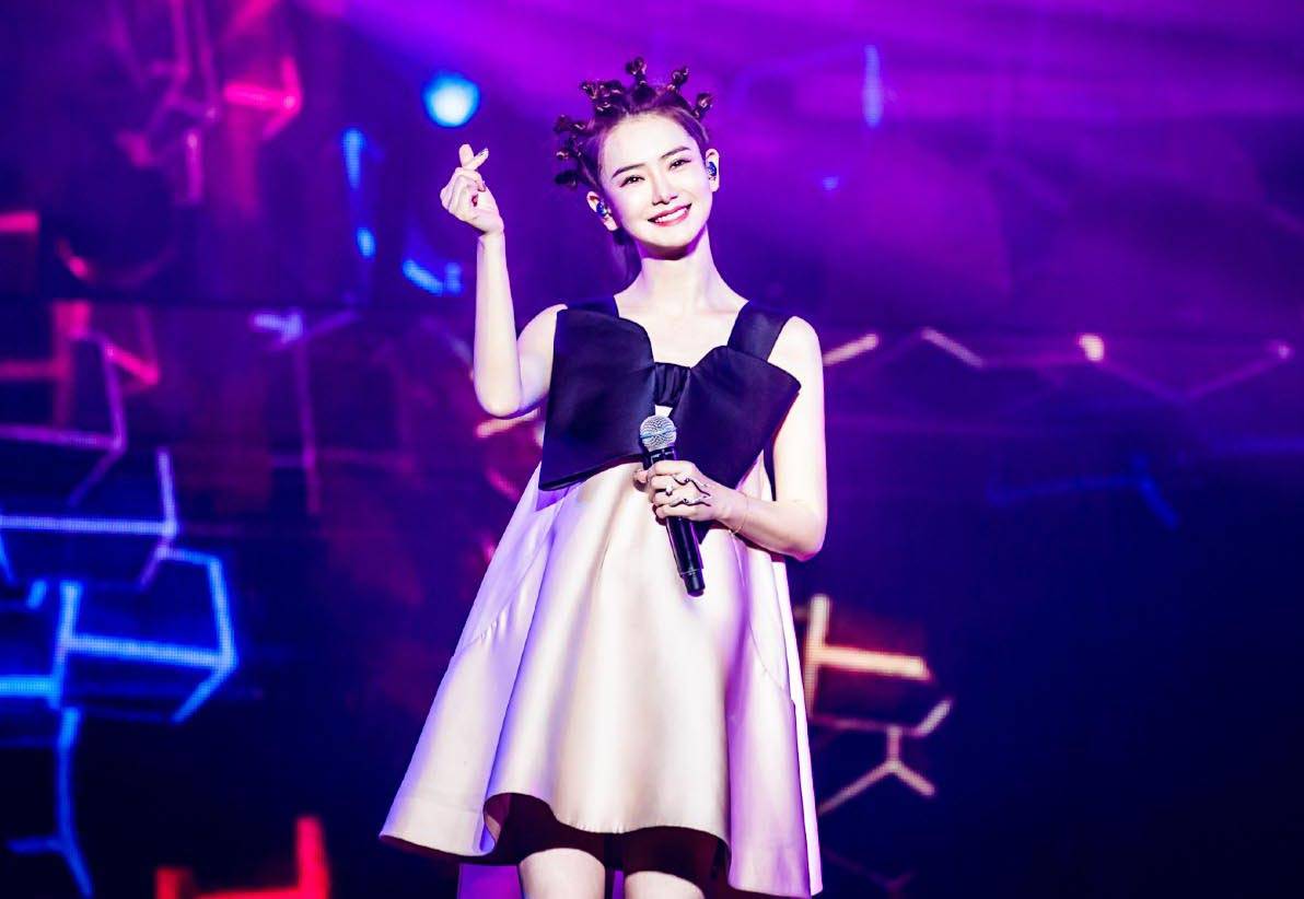 分析整个参赛阵容,其实能够有机会争夺c位的姐姐也并不多,戚薇,尚雯婕