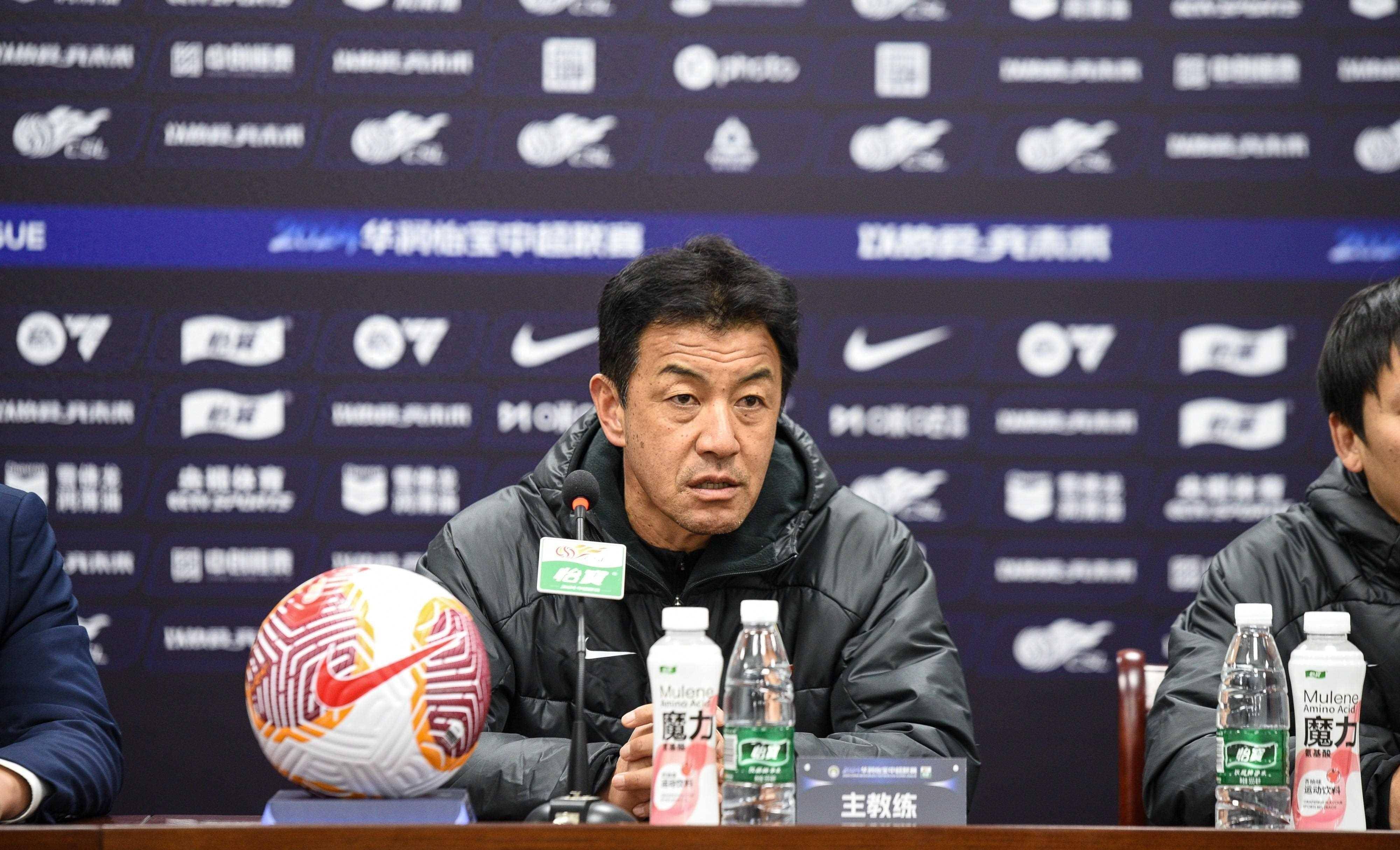 原创黑崎久志感谢球迷自发替我们扫雪我们在利用热身逐渐打磨体系