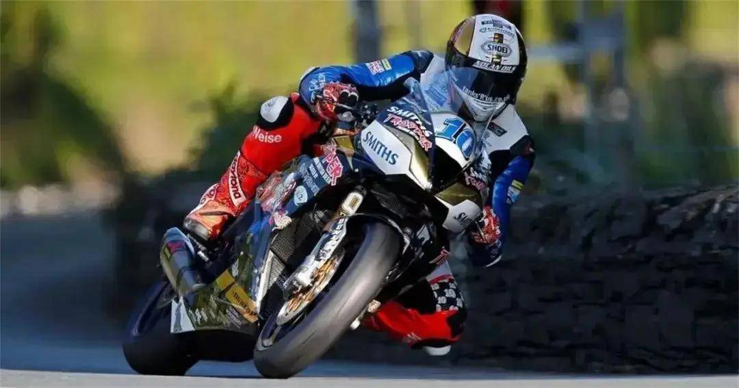 但是更多车手喜欢把这里称为"恐怖加里",这个名字是曼岛tt冠军之一