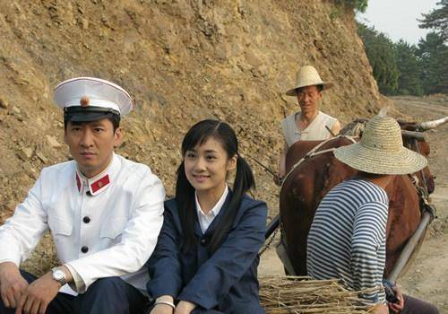 原创十几年前这部由周杰张嘉译刘芸主演的谍战剧如今看来也津津有味