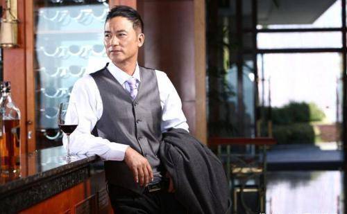 之后几年,任达华在伦敦,纽约,曼哈顿分别买了近10套房产.